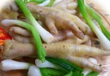 Chân gà hấp hành